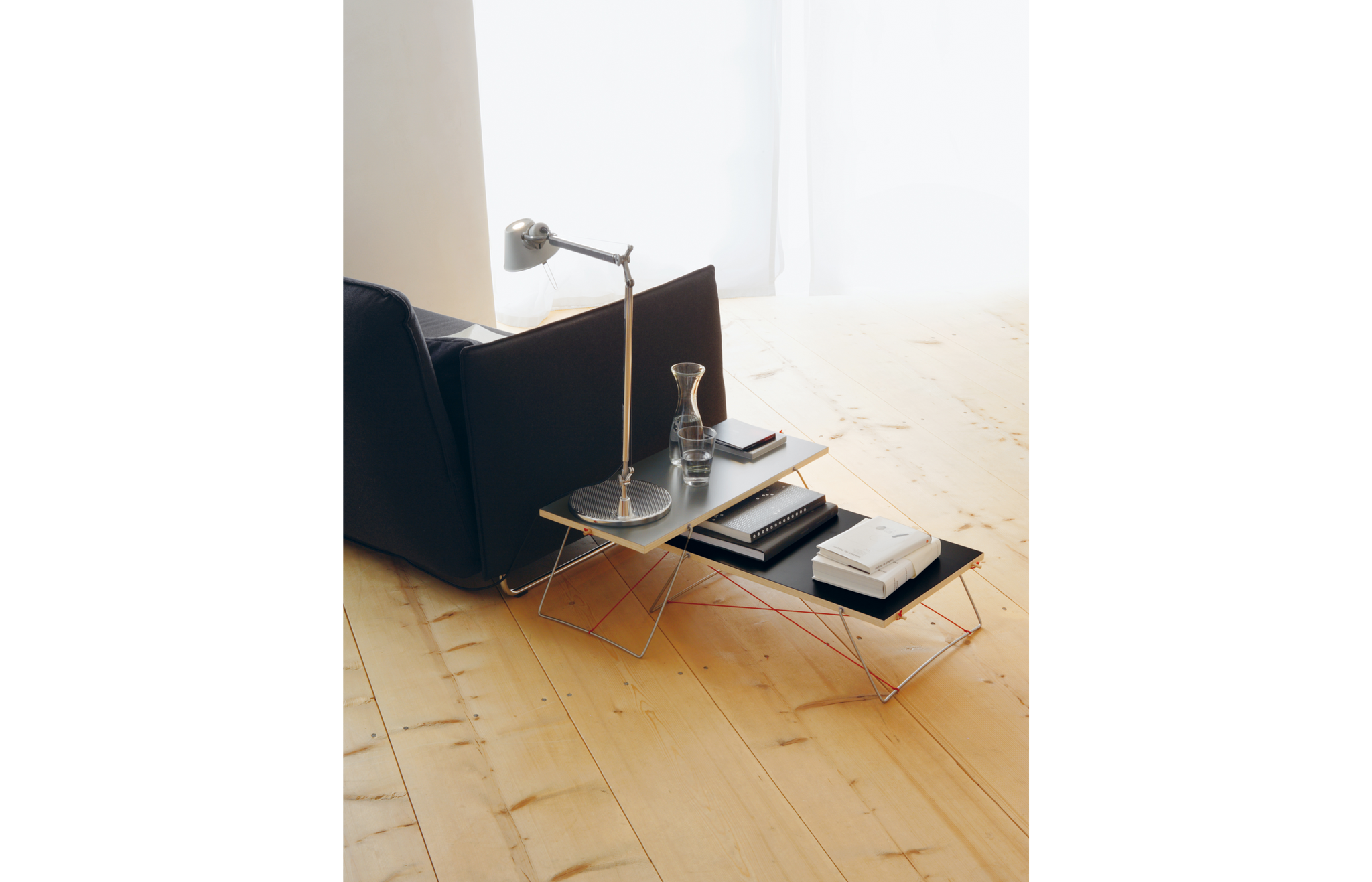 Nils Holger Moormann Beistelltisch Paula Designer minimalistisch