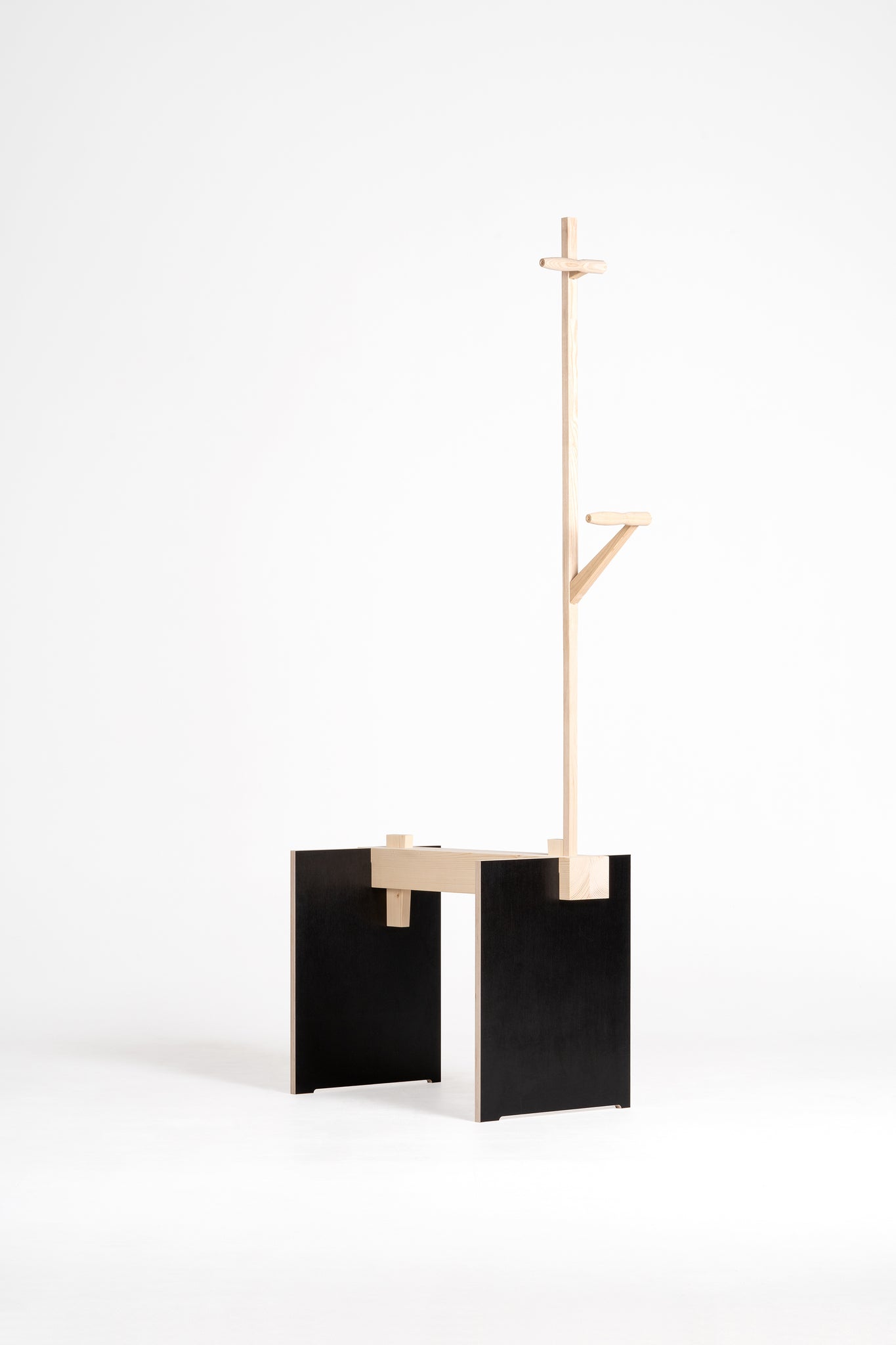 Nils Holger Moormann kein Bock modulare Garderobe Sitzmöbel Holz Kunstobjekt Designer minimalistisch 