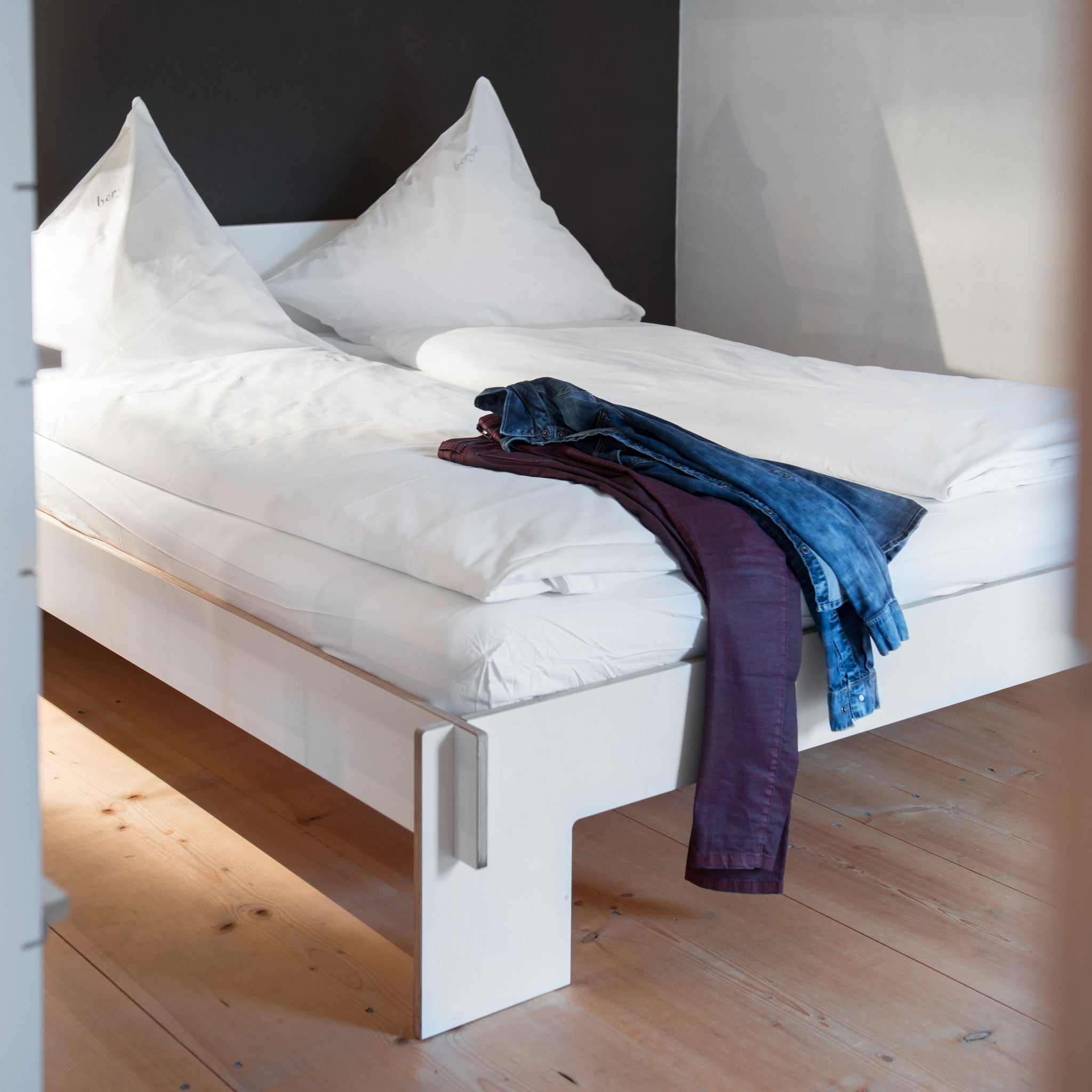 Nils Holger Moormann Siebenschlaefer Bett Designer Minimalistisch